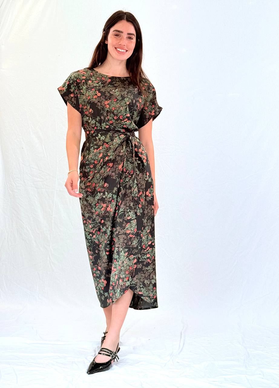 שמלת סטפני- פרחים שחור