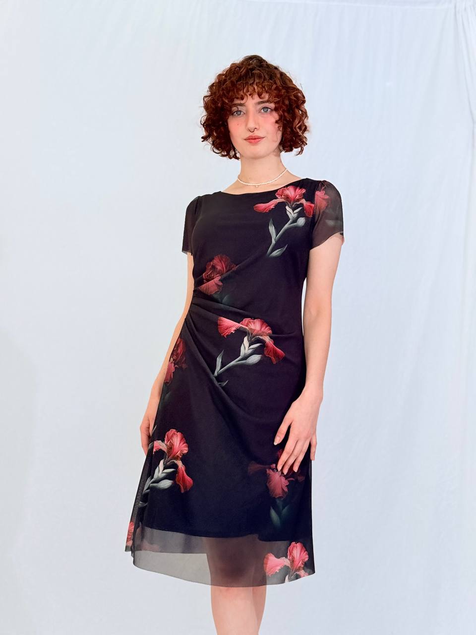 שמלת פיונה- שחור פרחוני